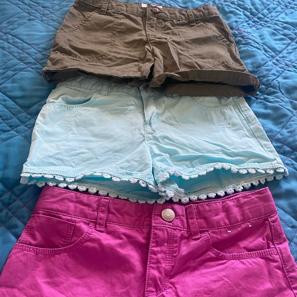 3 girl shorts